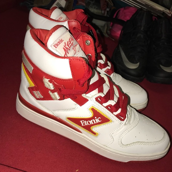 hakeem olajuwon tennis shoes